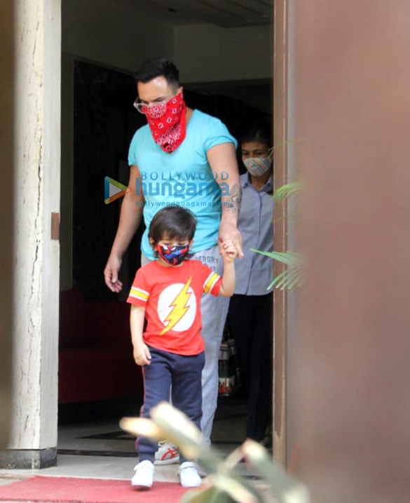 Photos: Saif Ali Khan and Taimur Ali Khan spotted in Bandra