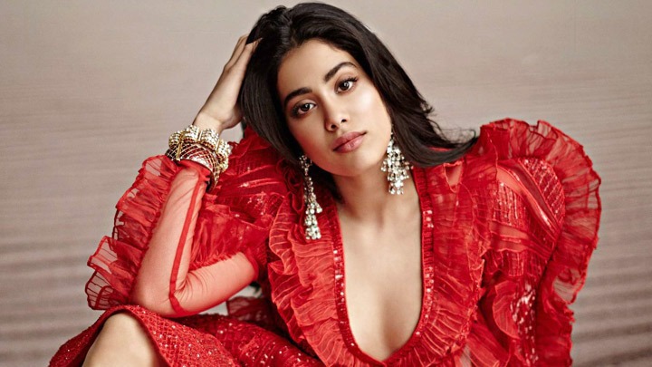 Alia Bhatt Sexy Video - Janhvi Kapoor has potential to be the next Alia Bhattâ€- Janhvi REACTS to  this fan comment | Roohi | Images - Bollywood Hungama