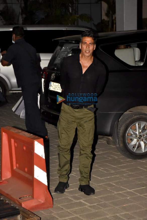 Photos: Akshay Kumar, Jacqueline Fernandez and Nushrratt Bharuccha snapped arriving from Ayodhya at the Kalina airport