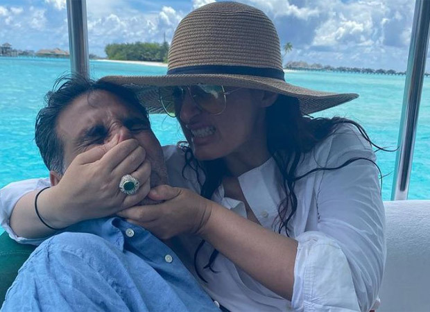 Twinkle Khanna shares vacation pictures with Akshay Kumar; reveals trick to 'fewer divorces' : Bollywood News - Vimarsana News