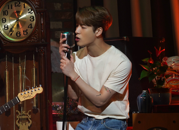 Jackson Wang Recreates Leave Me Loving You Music Video For His First Performance On The Late Late Show With James Corden Bollywood News Bollywood Hungama The Wall Fyi