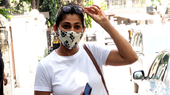 Kubra Sait spotted at Pradhan clinic Kubra Sait spotted at Pradhan clinic