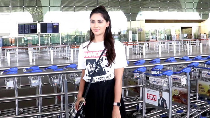 Nikita Dutta spotted at Airport Nikita Dutta spotted at Airport