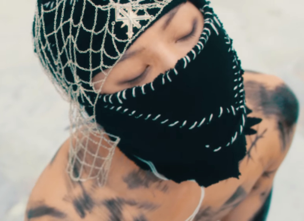 Shinee S Taemin Hypnotises In Captivating Advice Music Video Bollywood News Sd Bpositive