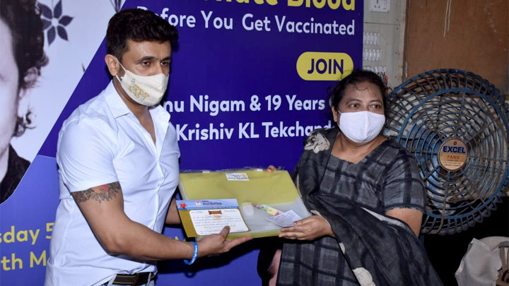 Sonu Nigam inaugurates blood camp organised by Ameet Satam Adarsh Foundation