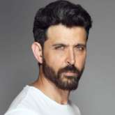 Hrithik Roshan extends his support to a foundation and donates masks to frontline warriors