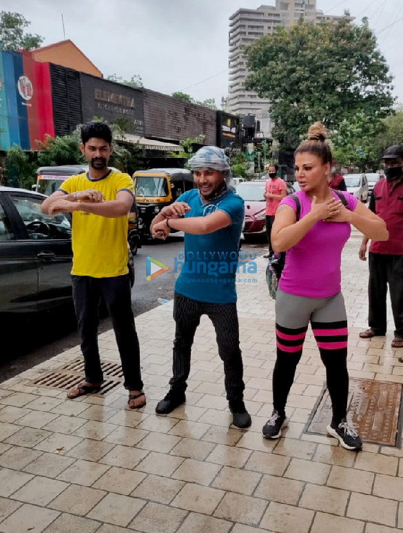 Photos: Rakhi Sawant snapped at the gym Photos: Rakhi Sawant snapped at the gym