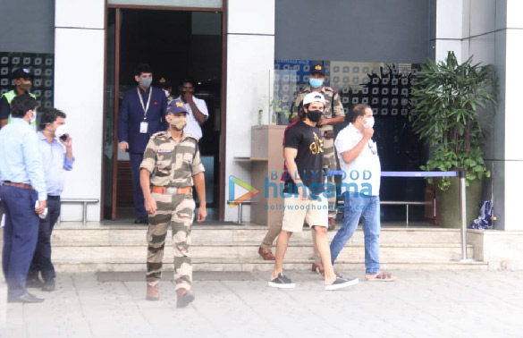 Photos: Vijay Deverakonda snapped at Kalina airport