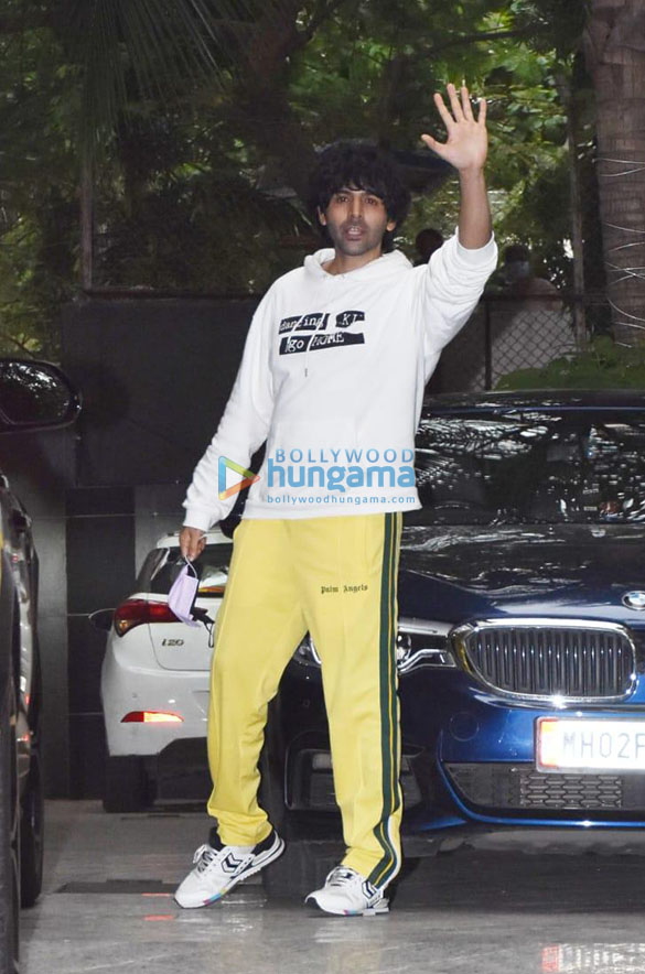 Photos: Kartik Aaryan spotted at Maddock Films’ office