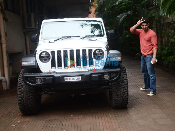 Photos: Sooraj Pancholi snapped in Andheri