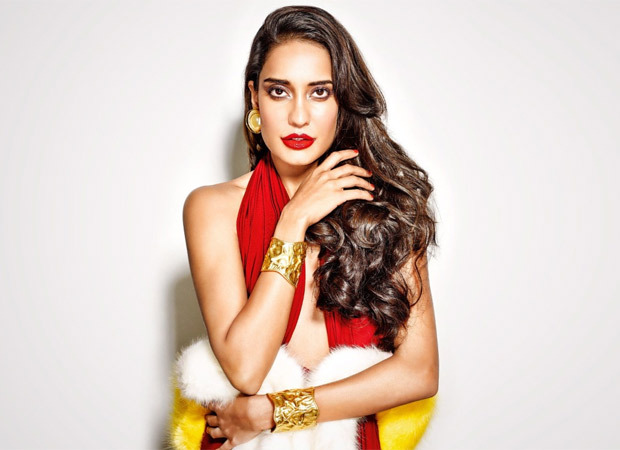 Housefull 3 actress Lisa Haydon shuts up a troll who said that her 'baby will be cursed', gains support from her fans 