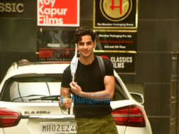 Photos: Ishaan Khatter spotted at a gym in Bandra