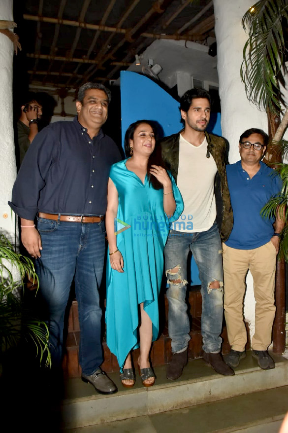 Photos: Mission Majnu team celebrate the shoot wrap-up at Oliver Bar in Khar
