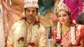 Debina Bonnerjee and Gurmeet Choudhary get married again after 10 years in traditional Bengali wedding