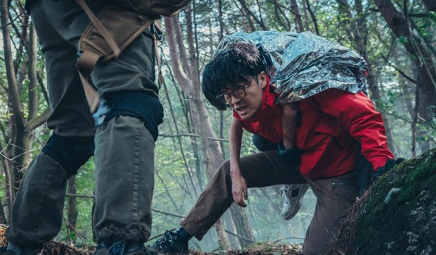 Jun Ji Hyun and Ju Ji Hoon’s Jirisan offers an abundance of mystery mountains and cliffhangers 7