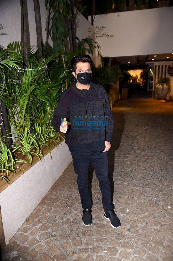 Photos: Celebs snapped at Anil Kapoor’s residence for Karwa Chauth Photos: Celebs snapped at Anil Kapoor’s residence for Karwa Chauth