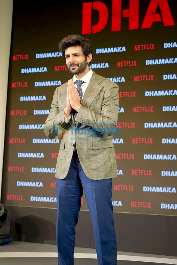 Photos: Kartik Aaryan, Mrunal Thakur and others snapped at the trailer launch of Dhamaka Photos: Kartik Aaryan, Mrunal Thakur and others snapped at the trailer launch of Dhamaka