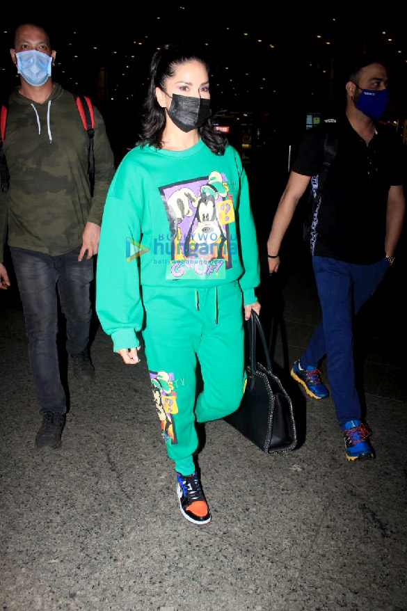 Photos: Sunny Leone, Yuvika Chaudhary, Suniel Shetty and others snapped at the airport