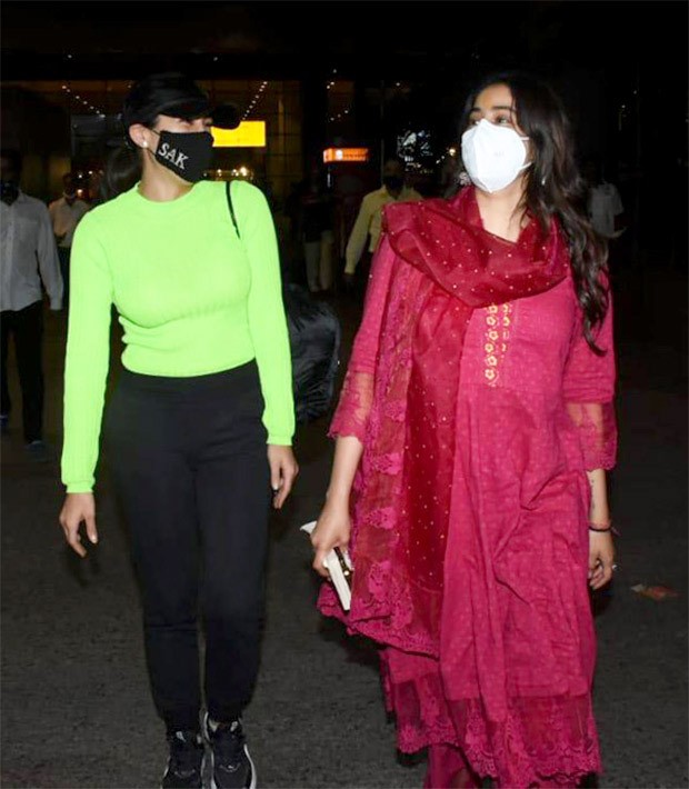 Janhvi Kapoor and Sara Ali Khan are the newest BFFs in B-Town; spotted at the airport as they return from their holy trip to Kedarnath!