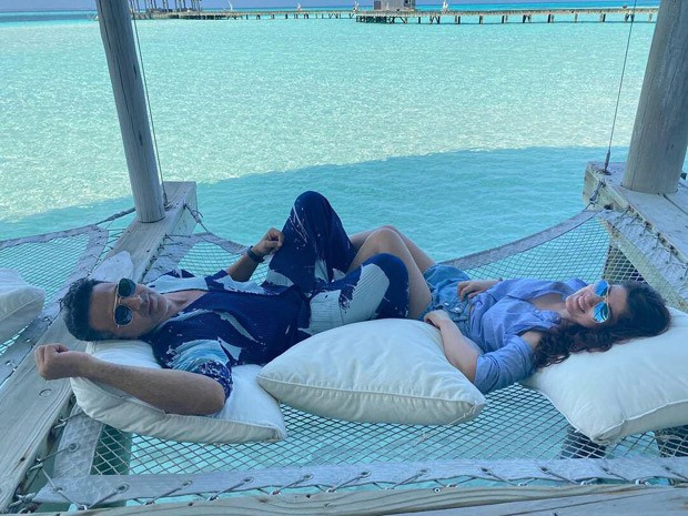 Akshay Kumar wishes Twinkle Khanna on her birthday with their Maldives vacation photo : Bollywood News - Vimarsana News