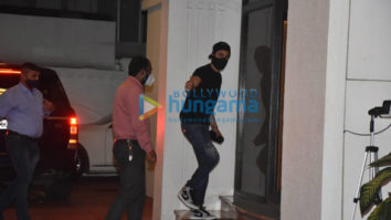 Photos: Ranbir Kapoor snapped at Anand Pandit’s office in Juhu