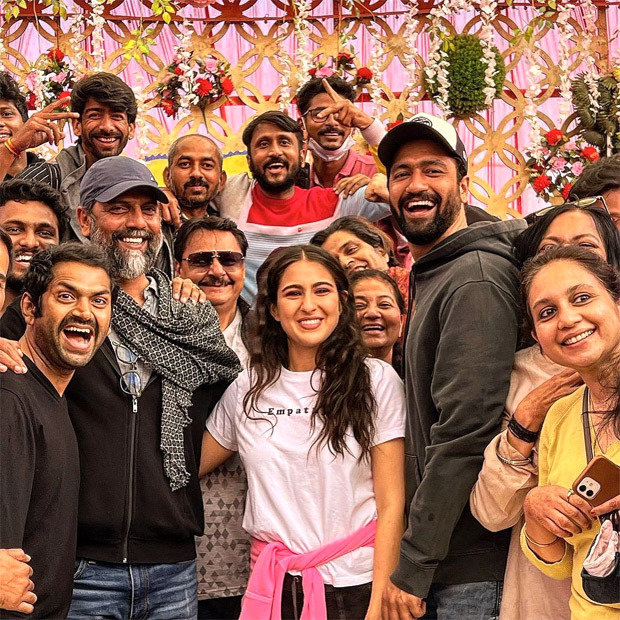 Vicky Kaushal and Sara Ali Khan wrap up Laxman Utekar directorial in Indore, see photos