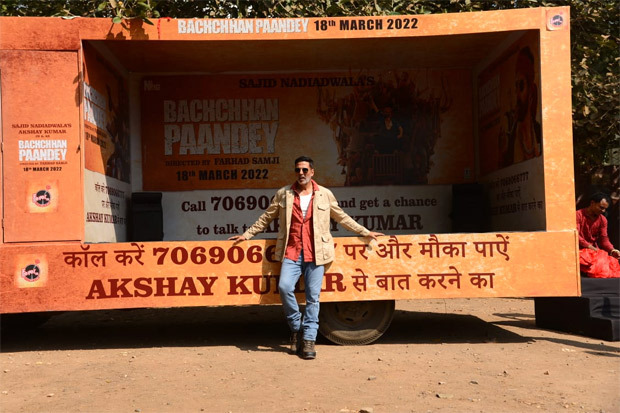 Akshay Kumar flags off Bachchhan Paandey Ki Sawari in Mumbai; truck to travel to Delhi