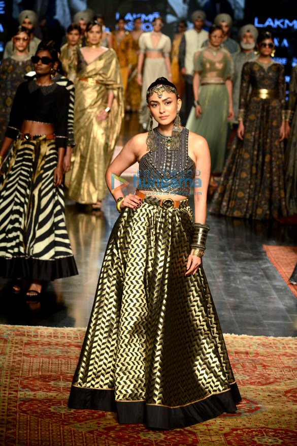 Photos: Mrunal Thakur walks for JJ Valaya show at Lakme Fashion Week