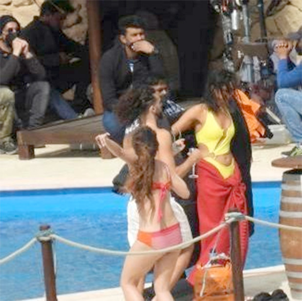 Shah Rukh Khan goes shirtless for a song shoot in Spain for Pathaan; check out pics 