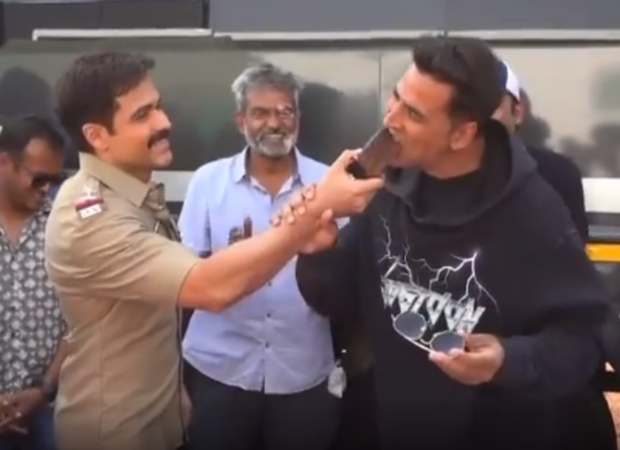 Akshay Kumar in Imran Hashmi praznujeta selfie mizo s torto, glejte video: Bollywood News