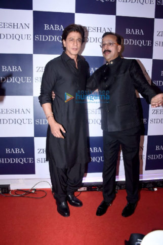Photos: Shah Rukh Khan, Salman Khan, Sanjay Dutt, Aamna Sharif, Esha Gupta and others snapped at Baba Siddique’s Iftaar party