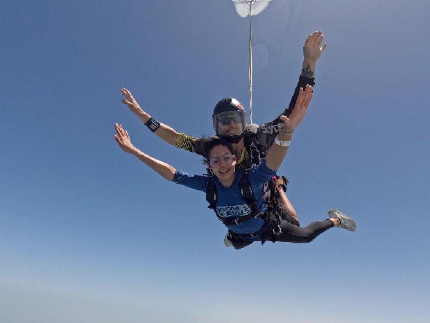 Mira Rajput lives her Zindagi Na Milegi Dobara Moment, ticks off skydiving from her bucket list!