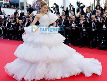 Photo: Urvashi Rautela looks magnificent in a white gown at the Cannes film festival 2022