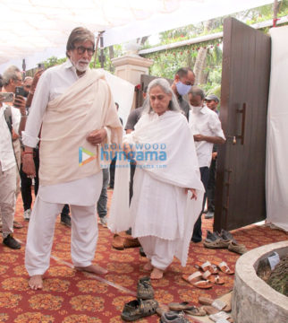 Photos: Celebs attend Pt. Shiv Kumar Sharma’s last rites ceremony