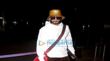 Photos: Ranveer Singh, Pooja Hegde and Sunny Leone snapped at the airport