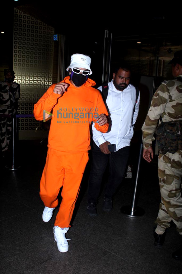Photos: Ranveer Singh, Kartik Aaryan, Isha Koppikar and others snapped at the airport