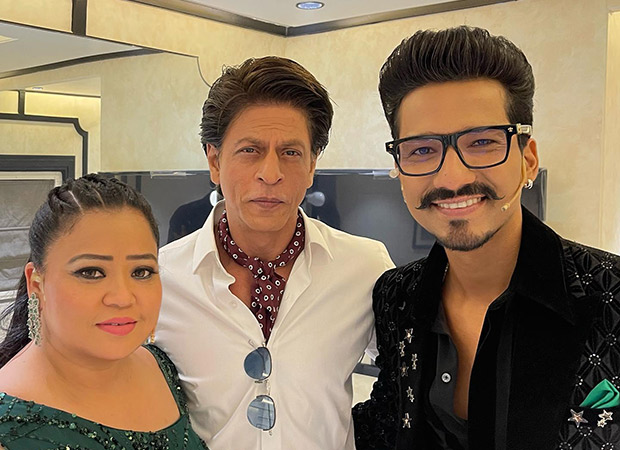 Haarsh Limbachiyaa and Bharti Singh ecstatic to meet Shah Rukh Khan at Jio World Centre, share picture 