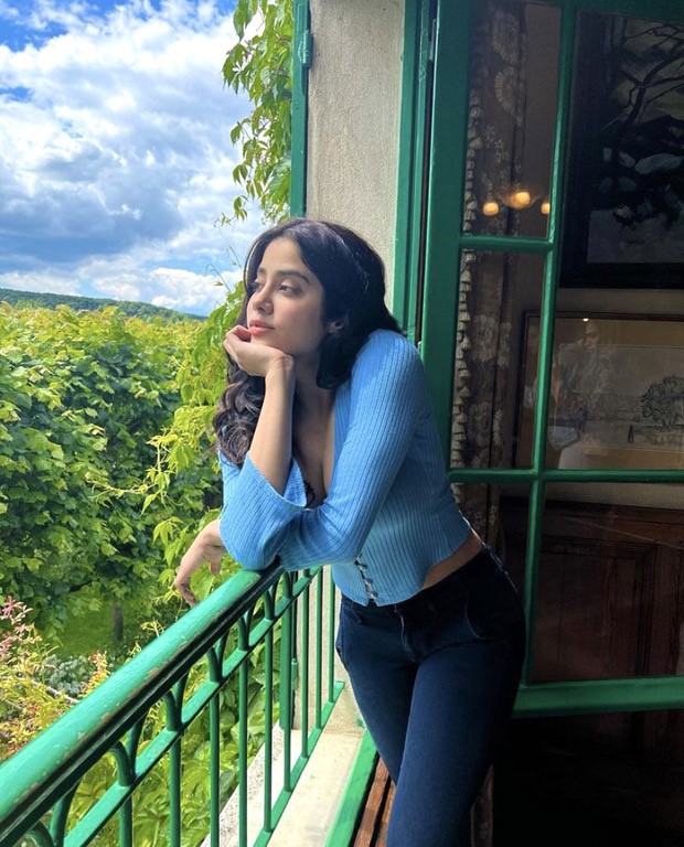 Janhvi Kapoor seen in good spirits relaxing by the nature