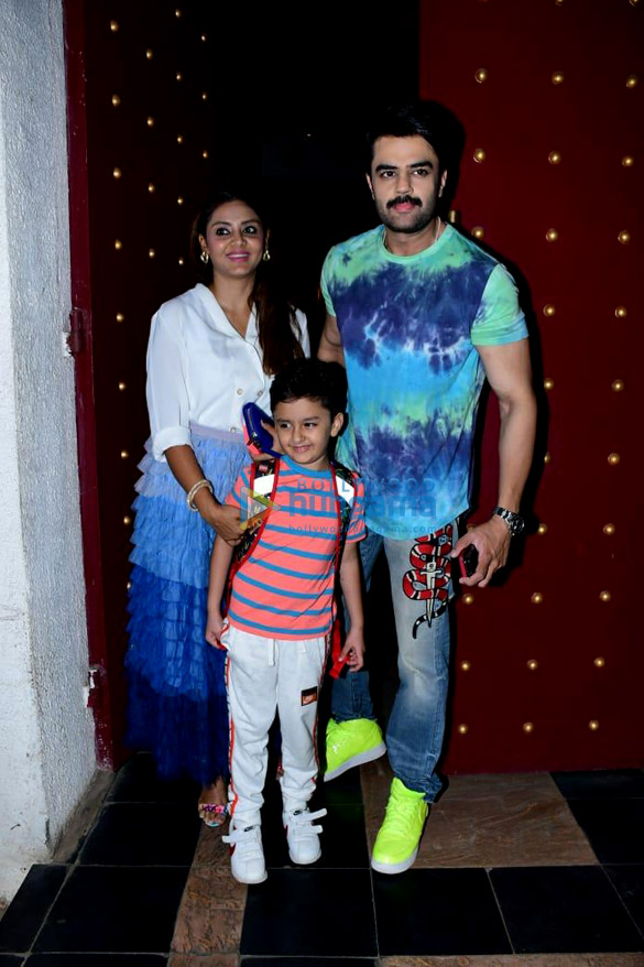 Photos: Maniesh Paul snapped with his family in Andheri