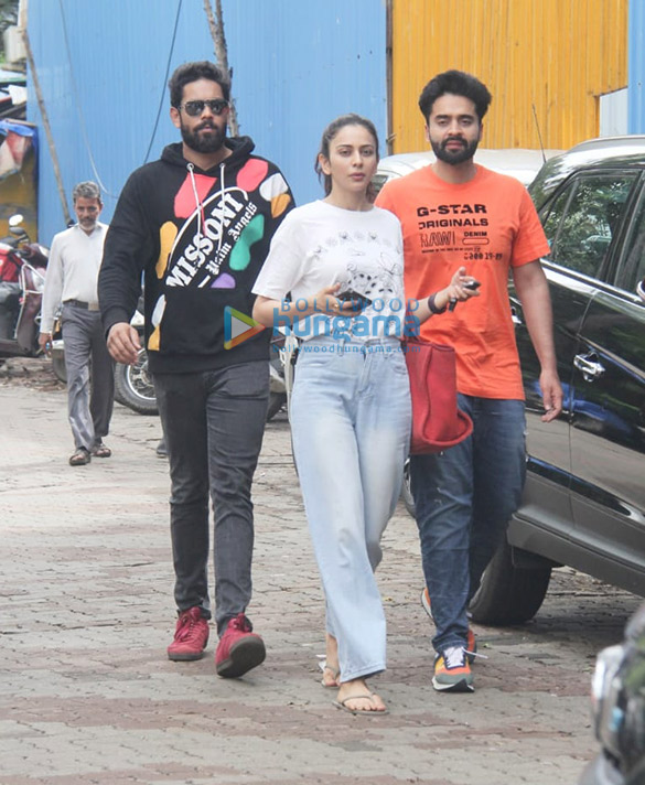 Photos Rakul Preet Singh snapped with Jackky Bhagnani and her brother