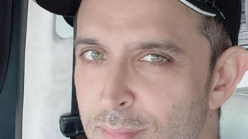 After wrapping up Vikram Vedha, Hrithik Roshan shaves his beard; flaunts his new look