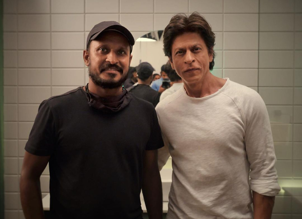 'Shah Rukh Khan arrived late, but apologised for the delay': Crew member has fanboy moment as he recalls working with SRK for an ad shoot  : Bollywood News - Vimarsana News
