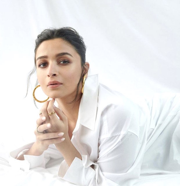 Alia Bhatt keeps it comfy yet stylish in white shirt and quirky fringe jeans worth Rs. 18K for Darling promotions 