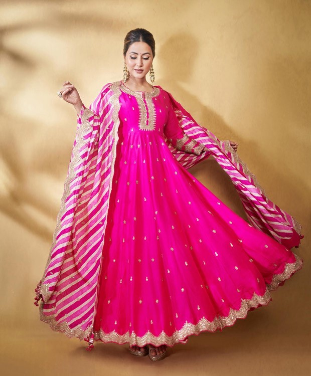 Hina Khan gets ethnic look on point in pink embroidered anarkali suit as she attends Dadasaheb Phalke awards