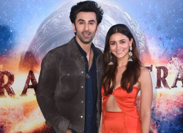 Ranbir Kapoor tells paparazzi 'tu chacha ban gaya, tu mama ban gaya' as they congratulate him after Alia Bhatt's pregnancy announcement  : Bollywood News - Vimarsana News
