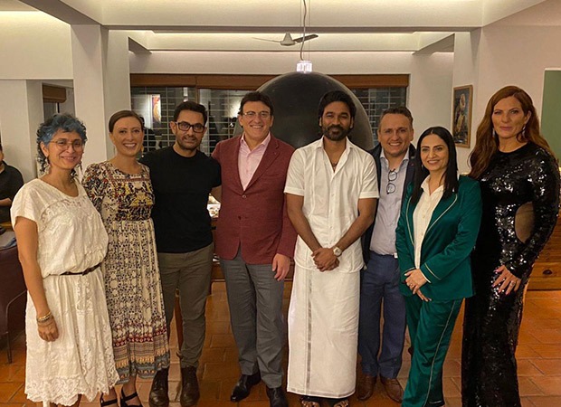 Aamir Khan hosts a traditional Gujarati dinner for the Russo brothers; flew down chefs from different parts of Gujarat : Bollywood News