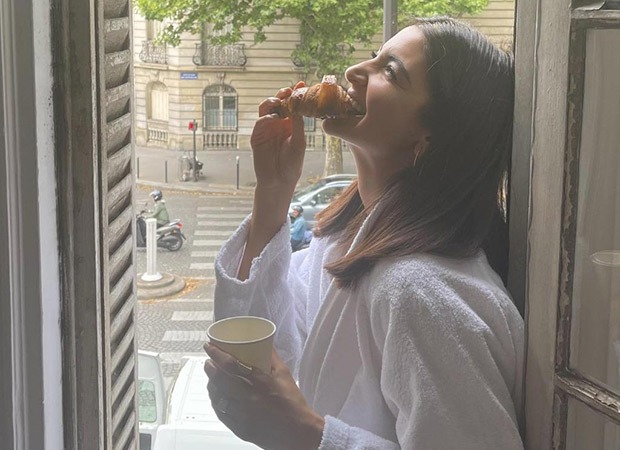 Anushka Sharma enjoying croissants in Paris will make you crave for one! 