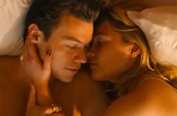 Florence Pugh responds to the public’s hyper-focus on her steamy scenes with Harry Styles in Don’t Worry Darling – “The film is bigger and better than that”