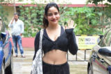 Neha Sharma flaunts her perfectly toned stomach in black outfit