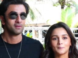 Parents to be Alia Bhatt and Ranbir Kapoor smile for paps